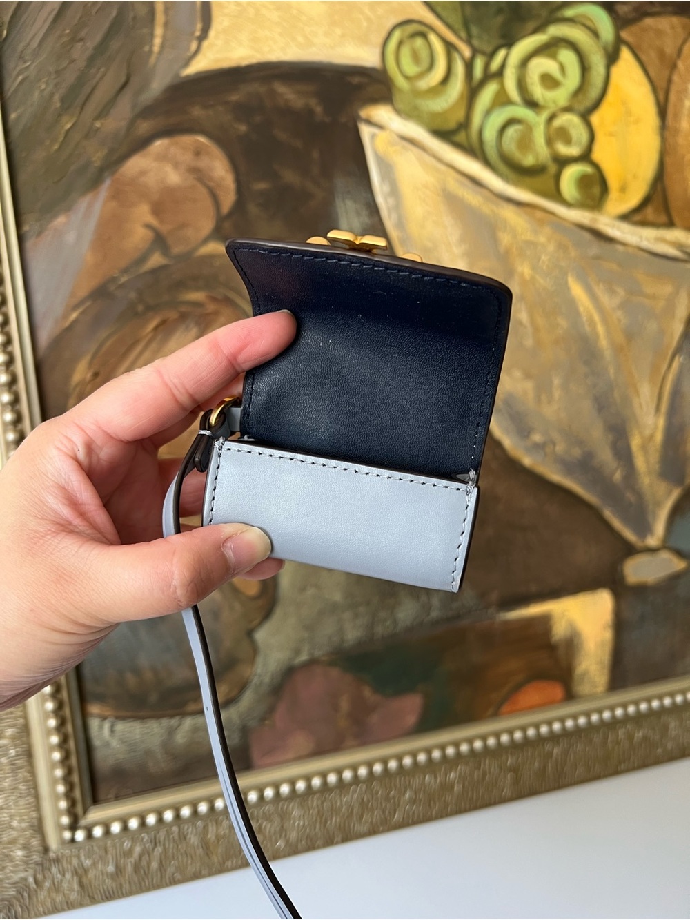 Tory burch Blue Eleanor Airpods Case - Picture 10 of 15